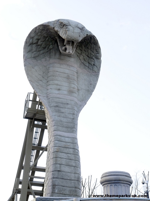 Construction of Kobra at Chessington