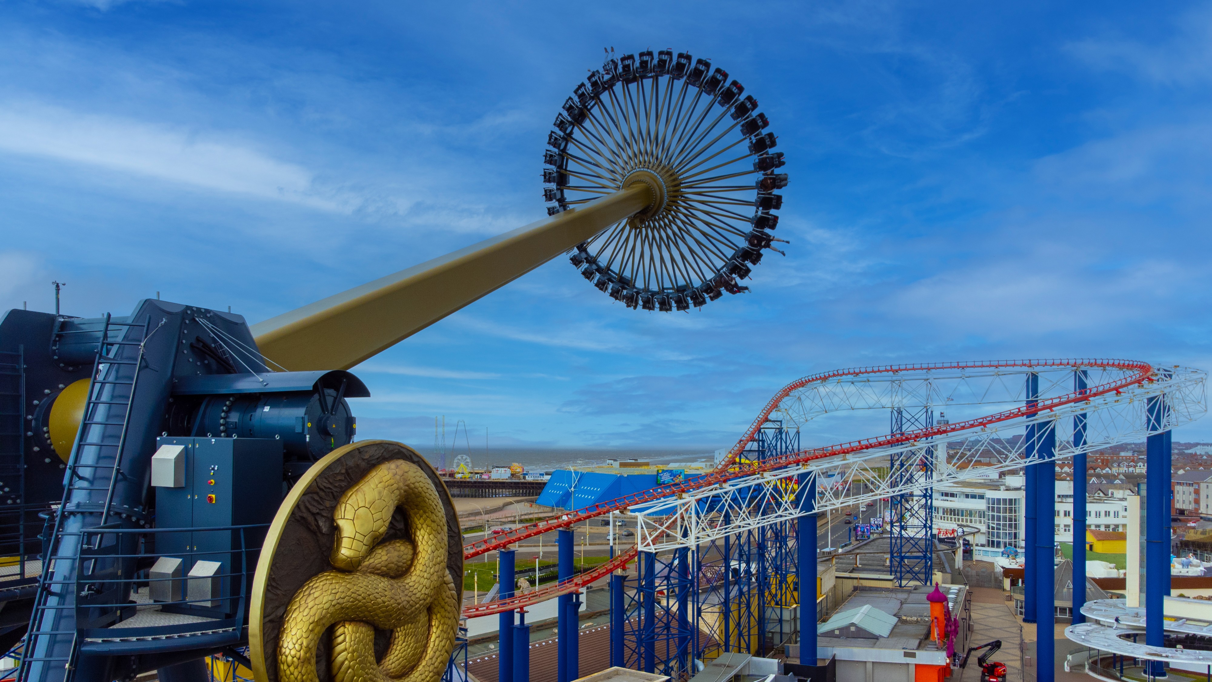 Blackpool's Pleasure Beach Resort Opens Record-Breaking New Thrill Ride Aviktas